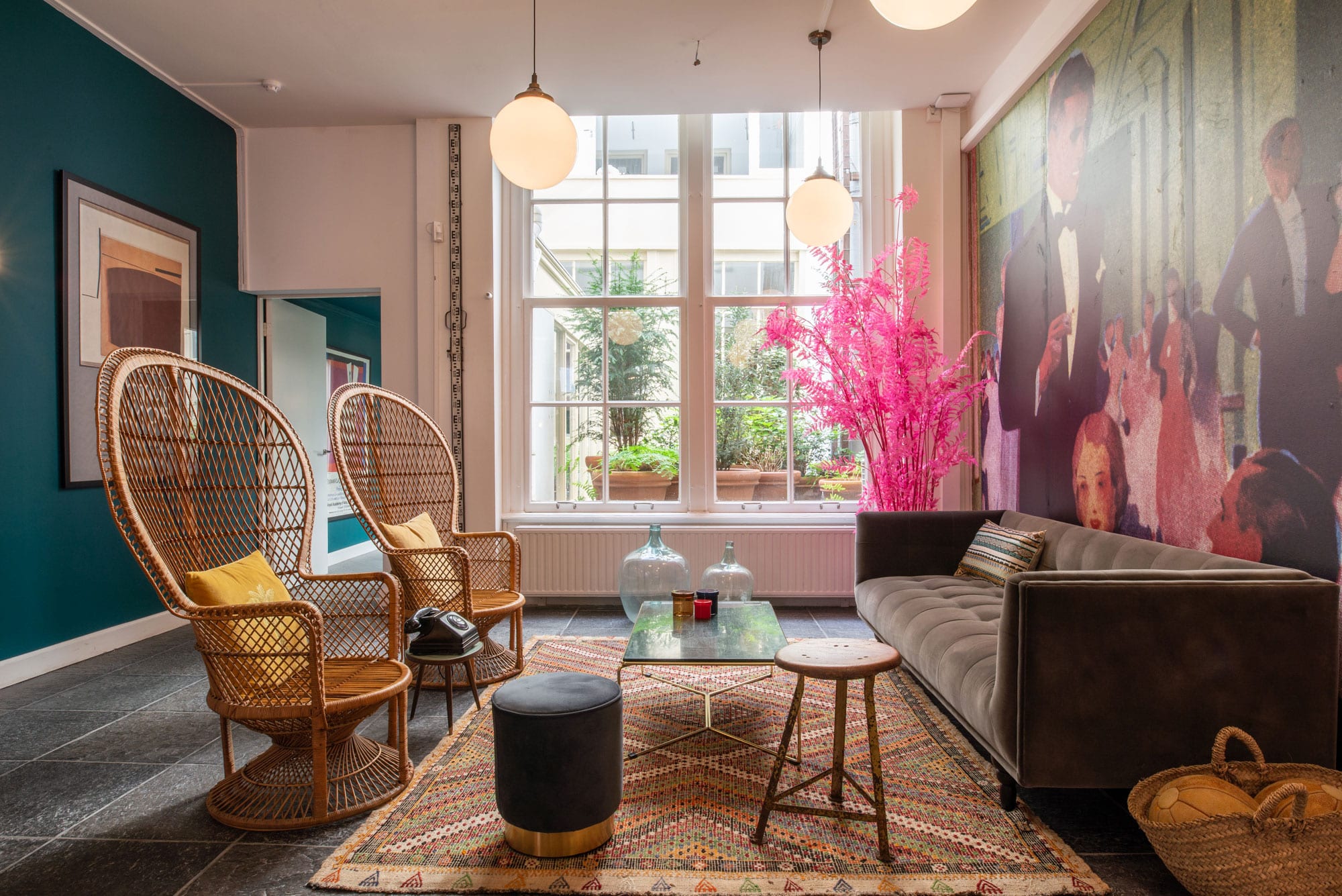 Flexible coworking Amsterdam: day pass vs credits vs card, which is cheapest?